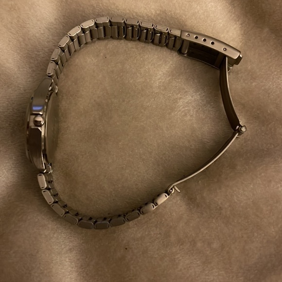 **SOLD ELSEWHERE** Casio - (Quartz) Silver Watch w/ Black Face - Picture 2 of 12